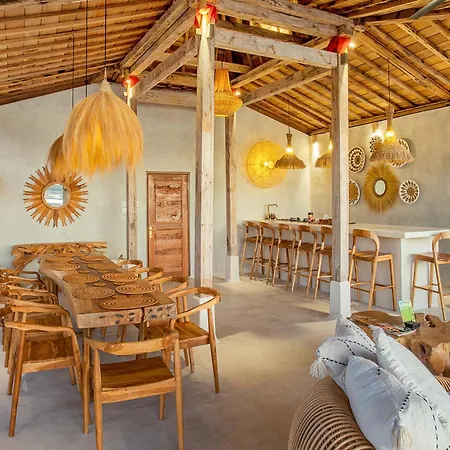 Sunset House Ceningan, 10 Person Beachview Private Villa Lembongan Exterior photo