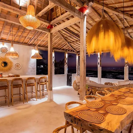 Sunset House Ceningan, 10 Person Beachview Private Villa Lembongan Exterior photo