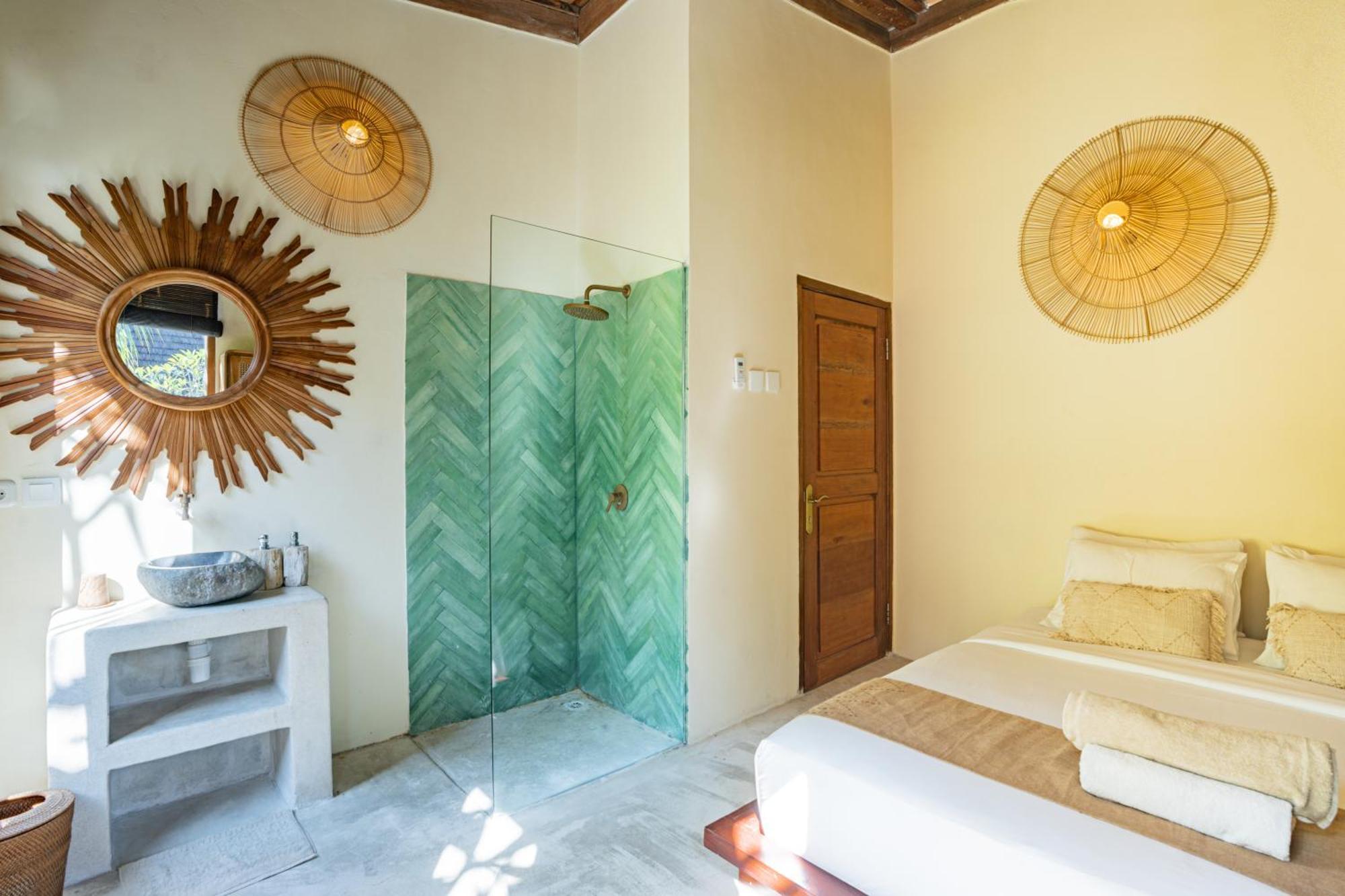 Sunset House Ceningan, 10 Person Beachview Private Villa Nusa Lembongan