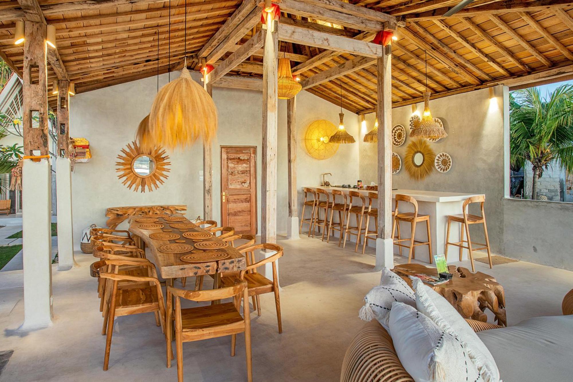 Sunset House Ceningan, 10 Person Beachview Private