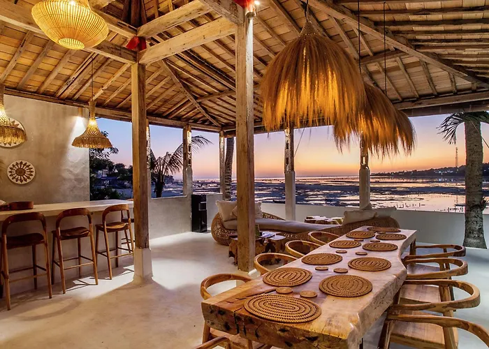Sunset House Ceningan, 10 Person Beachview Private Villa