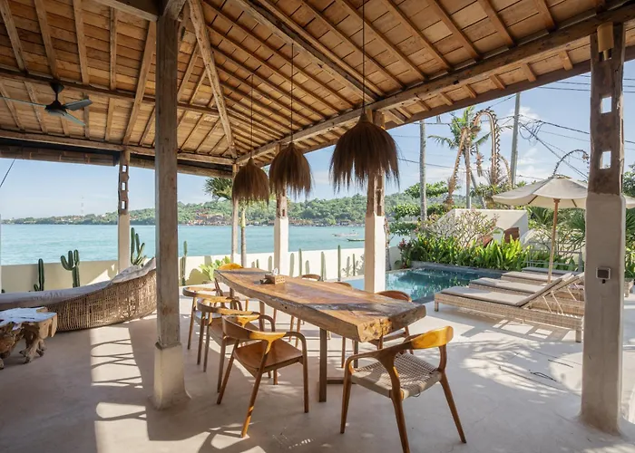 Sunset House Ceningan, 10 Person Beachview Private Villa