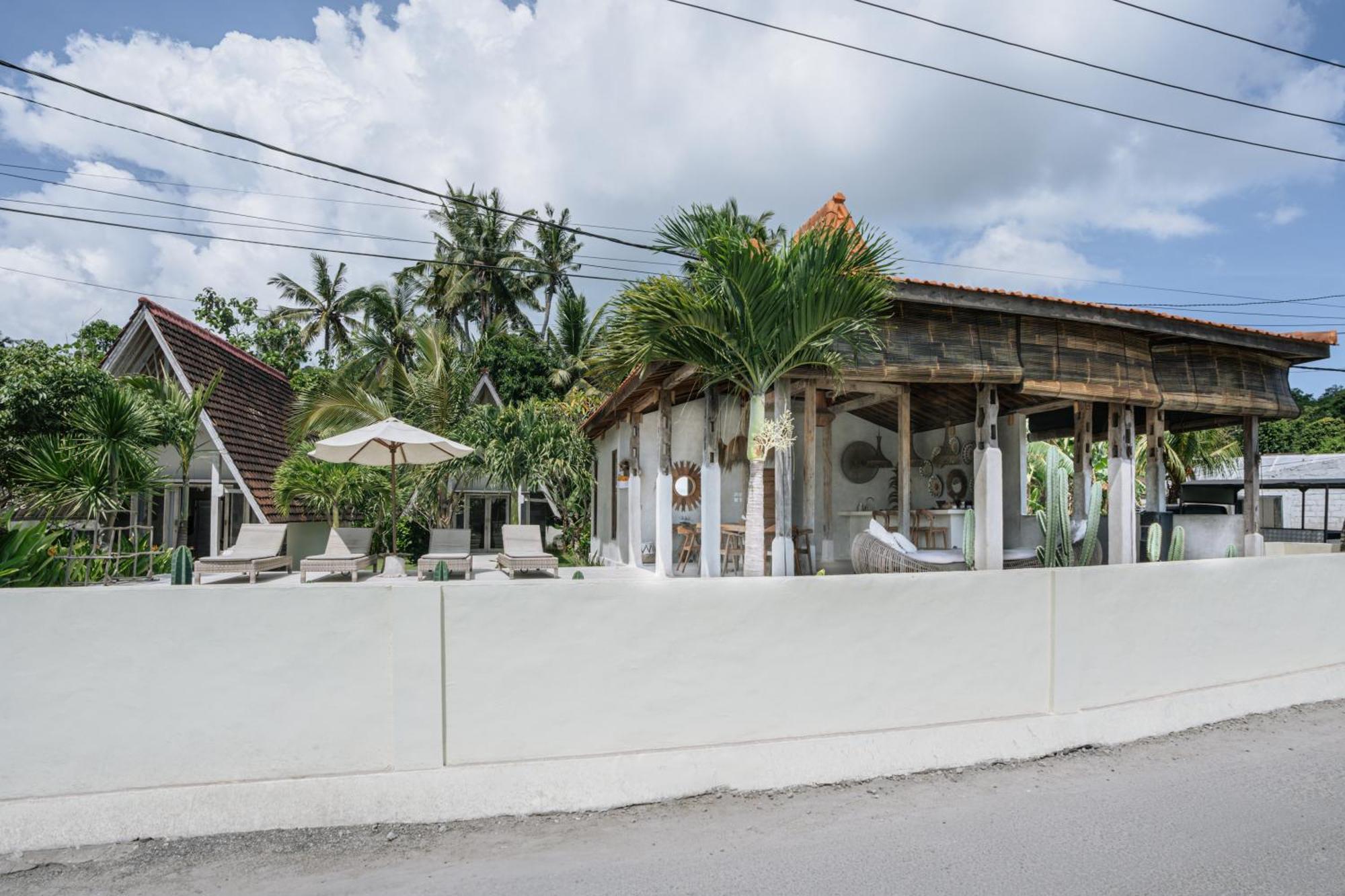 Sunset House Ceningan, 10 Person Beachview Private *