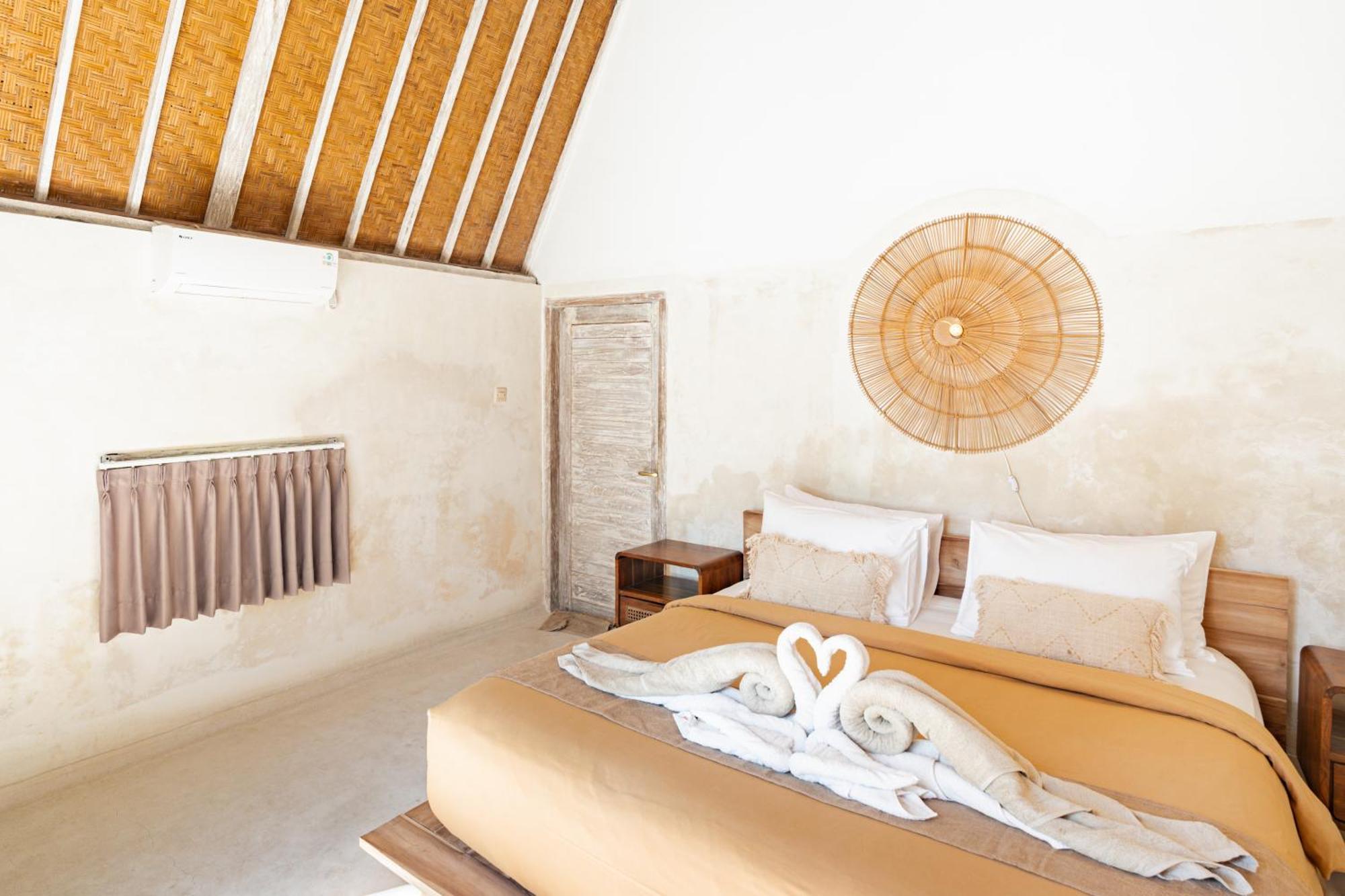 Sunset House Ceningan, 10 Person Beachview Private Villa *